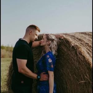 Meet your Posher, Demi